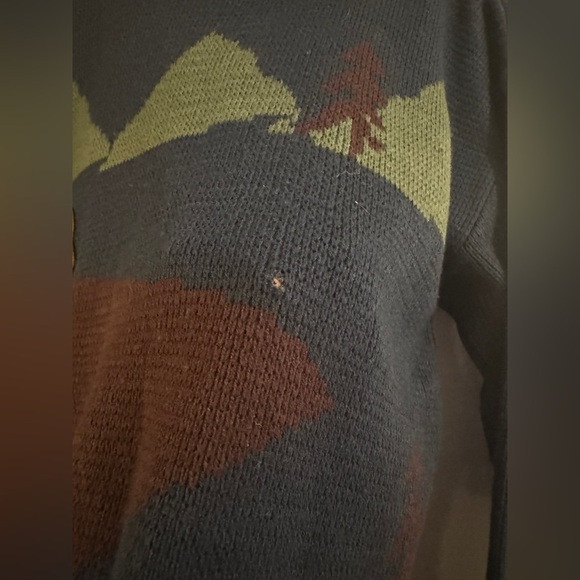 Men's Vintage Causals Blue and Green Sweater - Picture 2 of 6